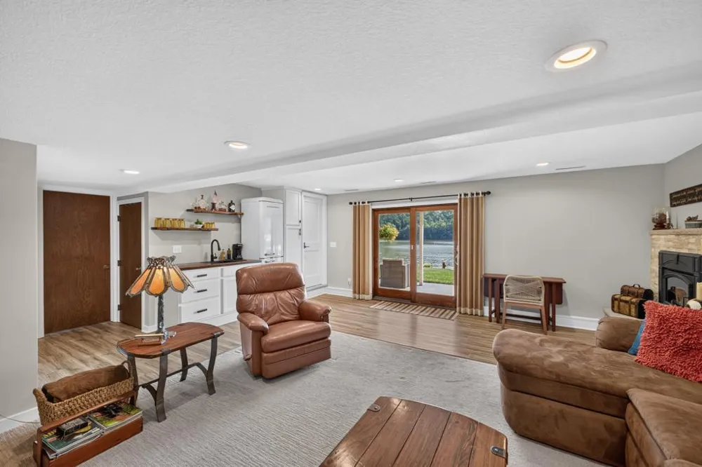 13546 Postier Drive NW Oronoco, MN 55960