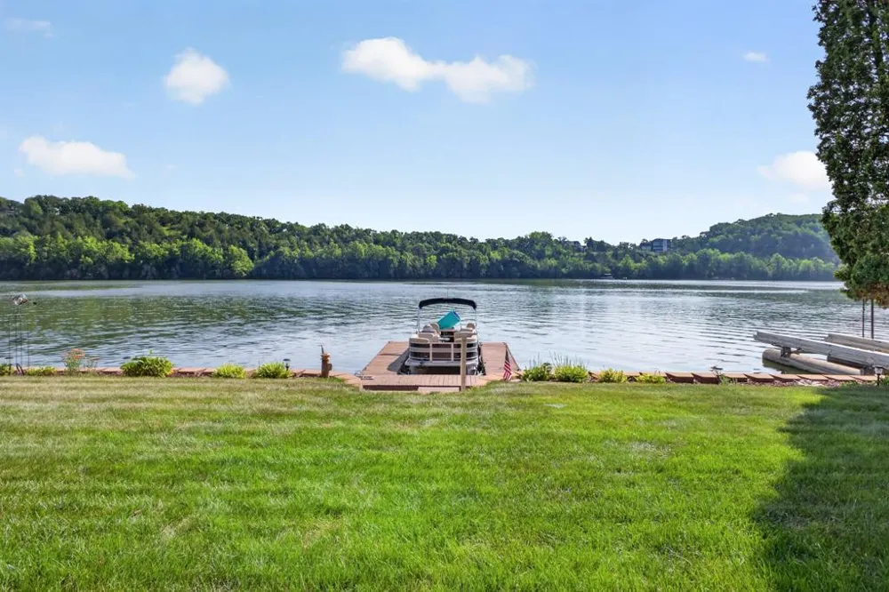 13546 Postier Drive NW Oronoco, MN 55960