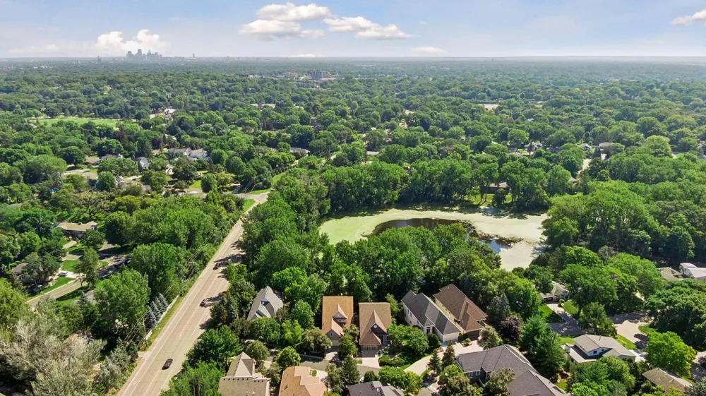 5803 Vernon Lane Edina, MN 55436