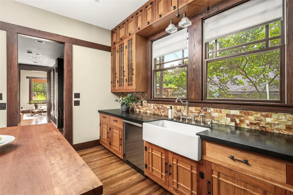 1090 Lamonte Lane Houston, TX 77018