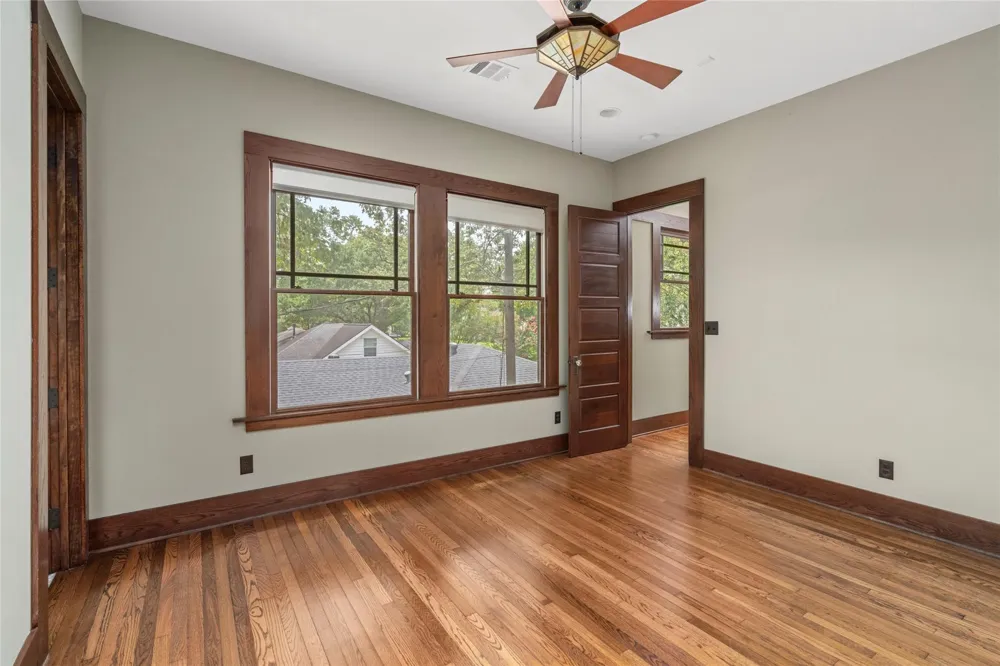 1090 Lamonte Lane Houston, TX 77018