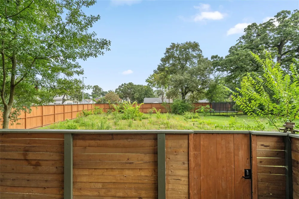 1090 Lamonte Lane Houston, TX 77018