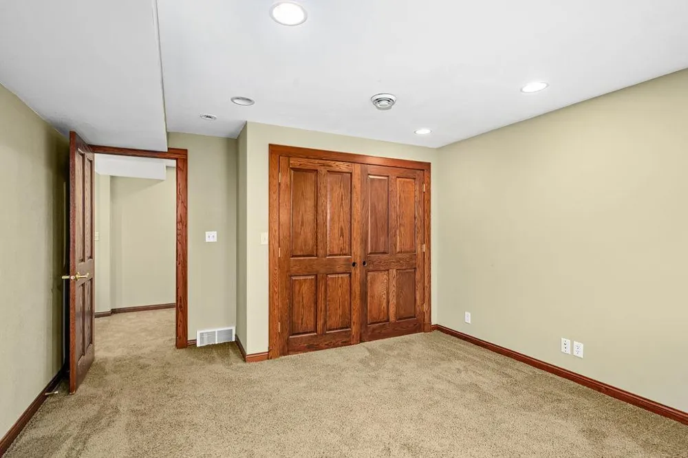 2827 Parkwood Lane Duluth, MN 55811