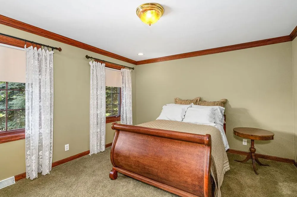2827 Parkwood Lane Duluth, MN 55811