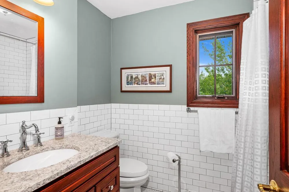 2827 Parkwood Lane Duluth, MN 55811