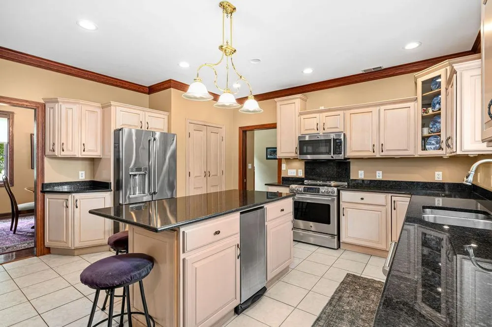 2827 Parkwood Lane Duluth, MN 55811