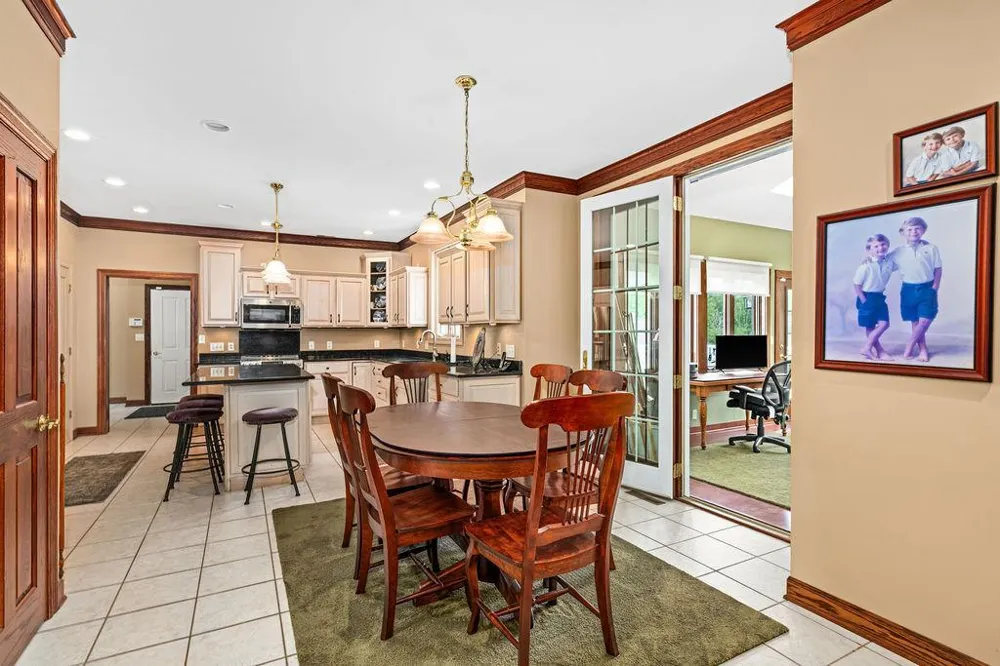 2827 Parkwood Lane Duluth, MN 55811
