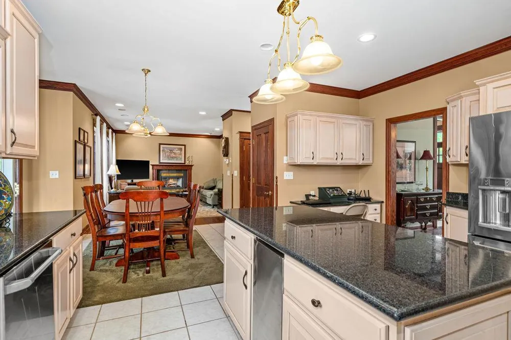 2827 Parkwood Lane Duluth, MN 55811
