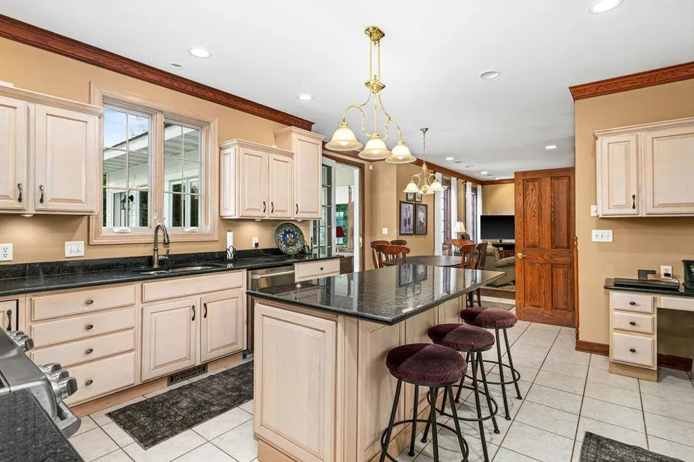 2827 Parkwood Lane Duluth, MN 55811