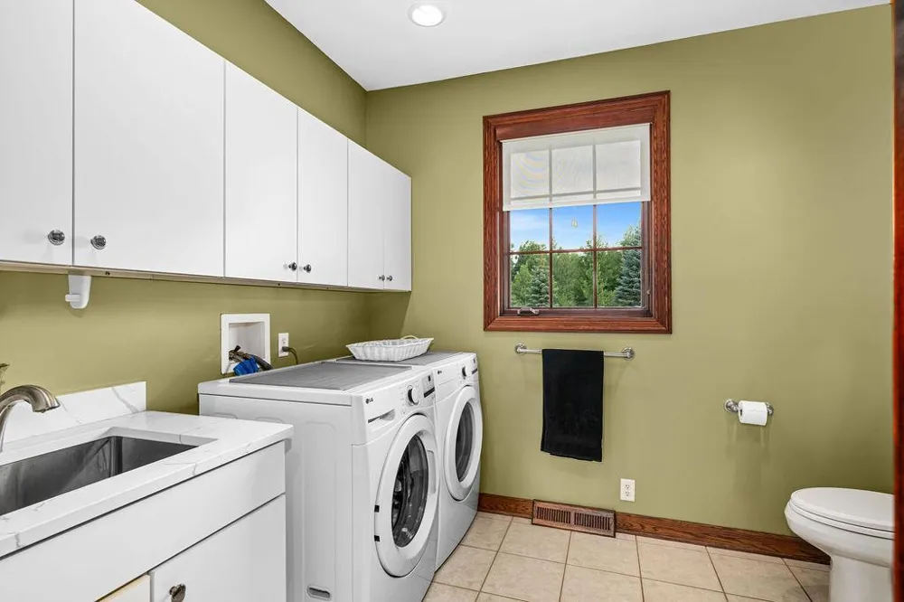 2827 Parkwood Lane Duluth, MN 55811