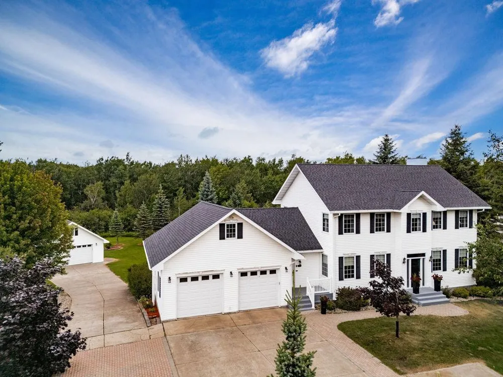 2827 Parkwood Lane Duluth, MN 55811