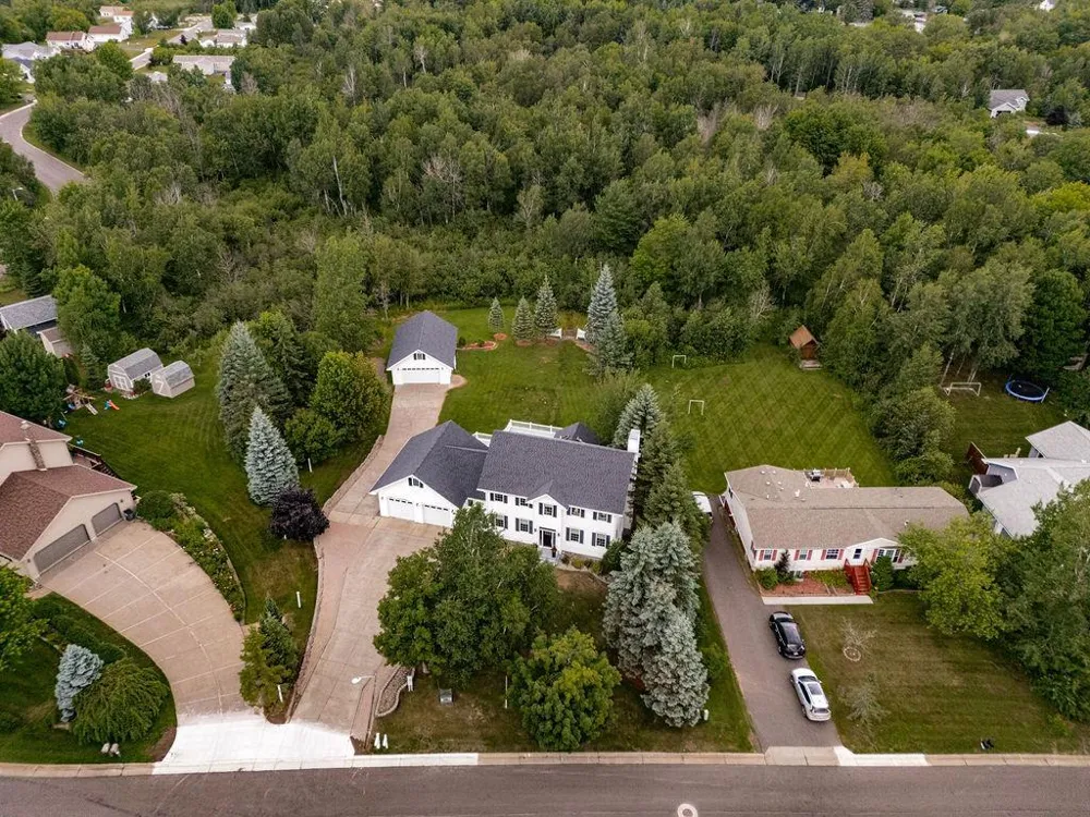 2827 Parkwood Lane Duluth, MN 55811
