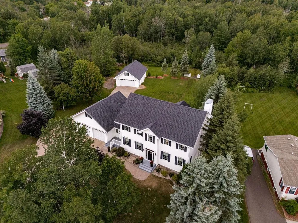 2827 Parkwood Lane Duluth, MN 55811