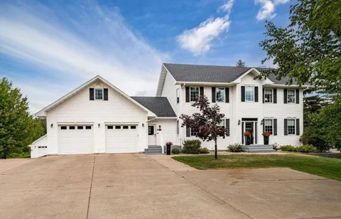 2827 Parkwood Lane