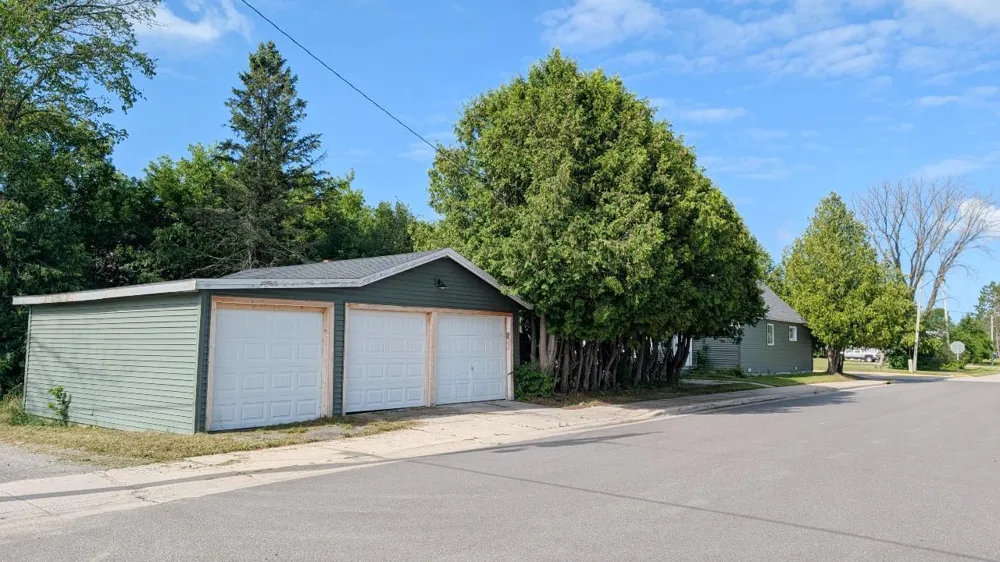 102 1st Street SW Cook, MN 55723