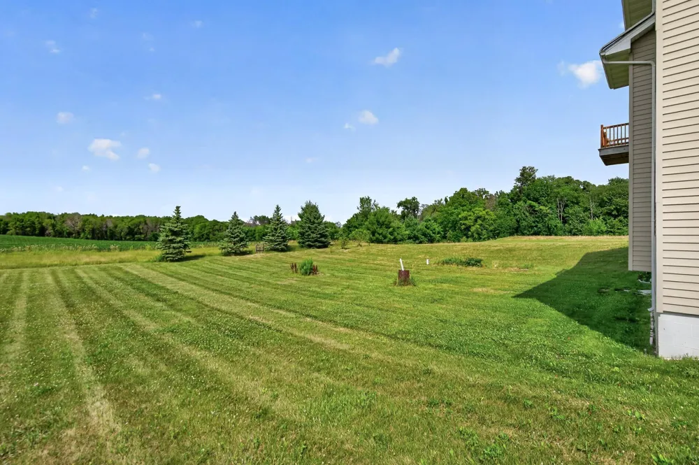 6040 Woodland Trail Greenfield, MN 55357