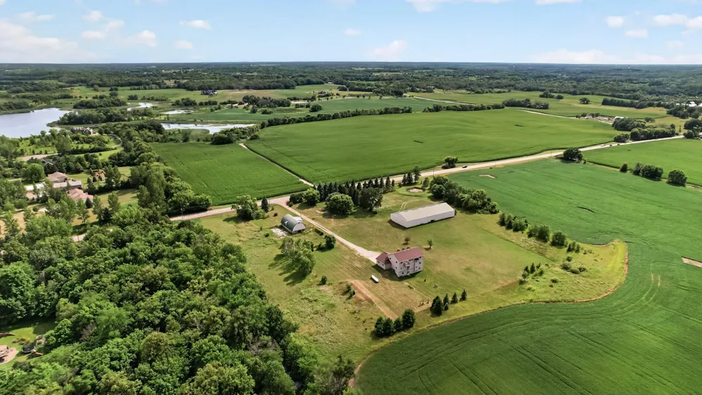 6040 Woodland Trail Greenfield, MN 55357