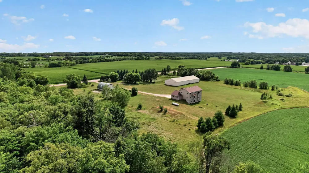 6040 Woodland Trail Greenfield, MN 55357