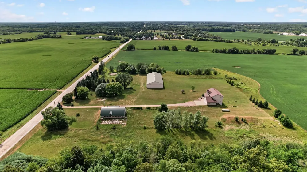 6040 Woodland Trail Greenfield, MN 55357