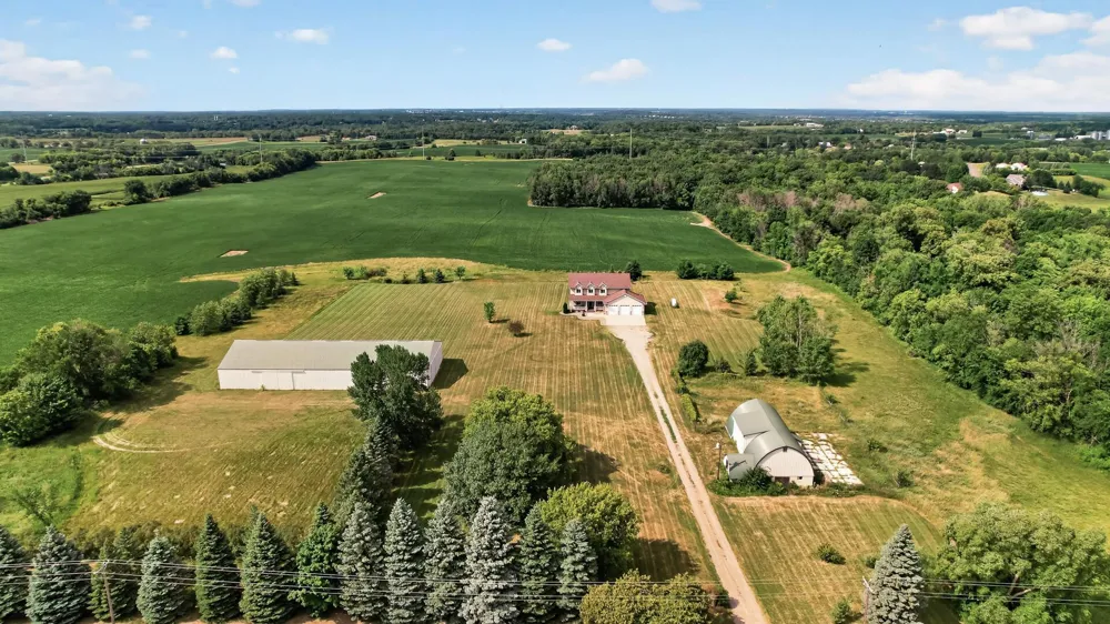 6040 Woodland Trail Greenfield, MN 55357