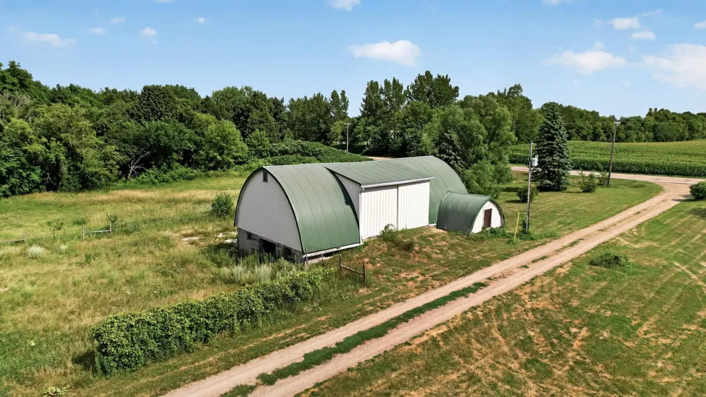 6040 Woodland Trail Greenfield, MN 55357