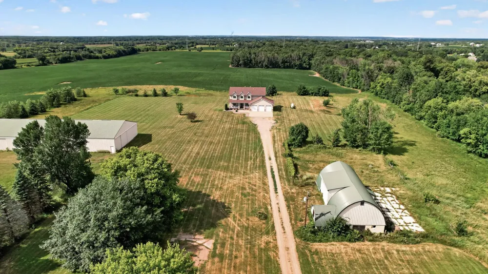 6040 Woodland Trail Greenfield, MN 55357