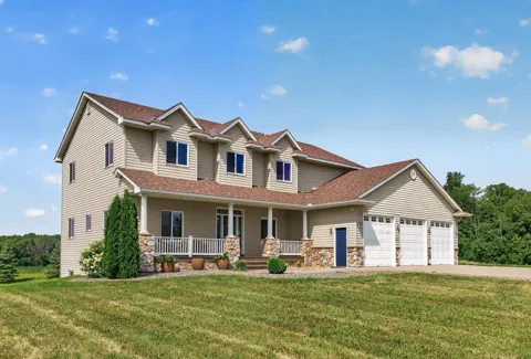 6040 Woodland Trail