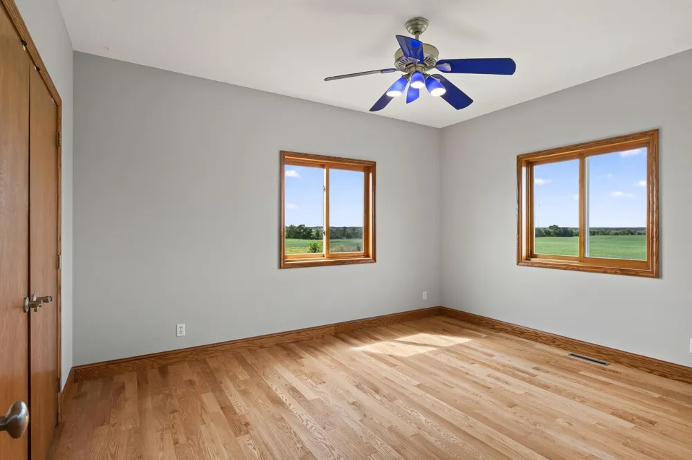 6040 Woodland Trail Greenfield, MN 55357