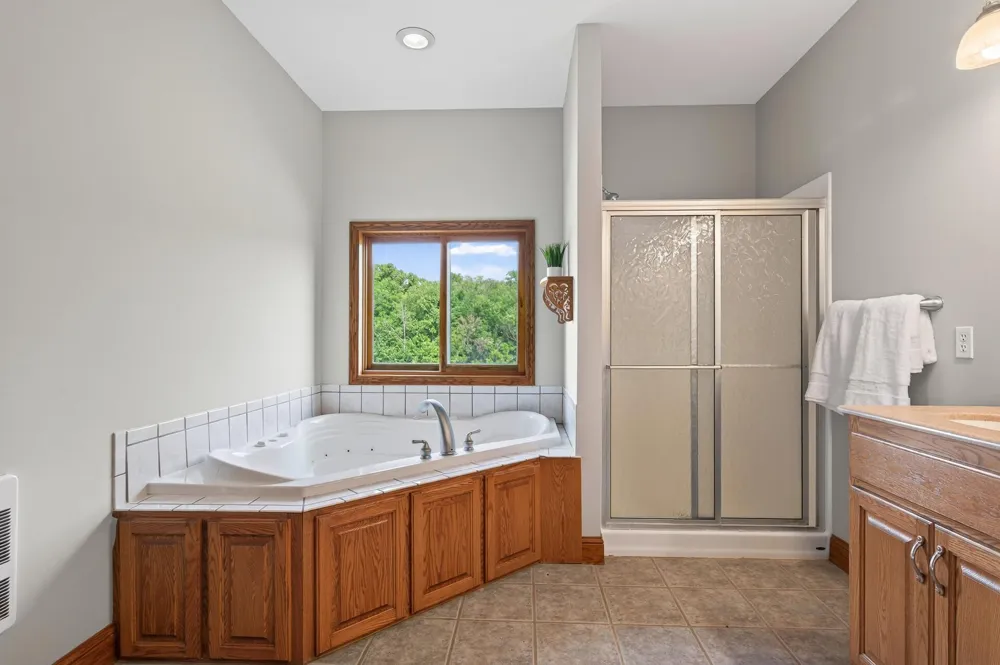 6040 Woodland Trail Greenfield, MN 55357