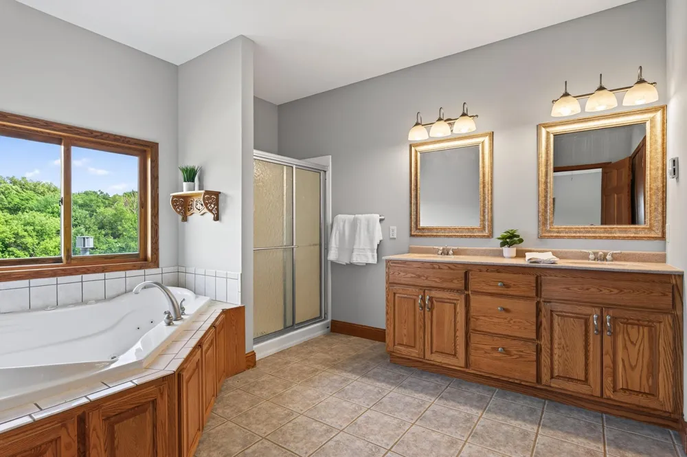 6040 Woodland Trail Greenfield, MN 55357