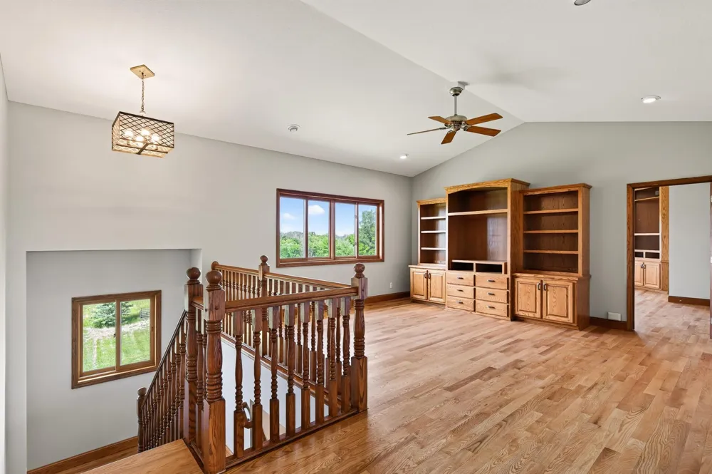6040 Woodland Trail Greenfield, MN 55357