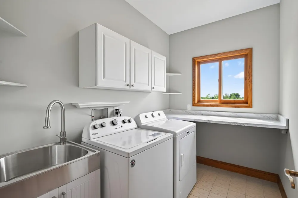 6040 Woodland Trail Greenfield, MN 55357