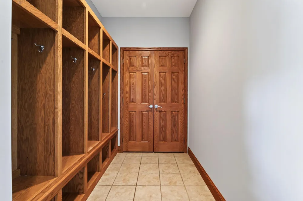 6040 Woodland Trail Greenfield, MN 55357