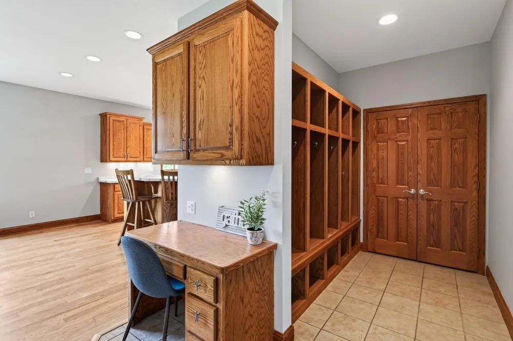 6040 Woodland Trail Greenfield, MN 55357