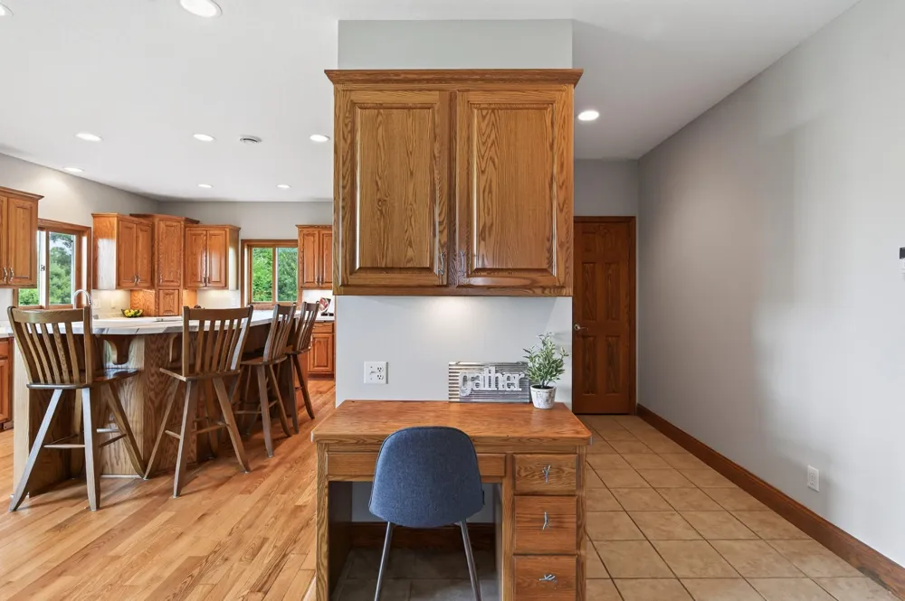 6040 Woodland Trail Greenfield, MN 55357