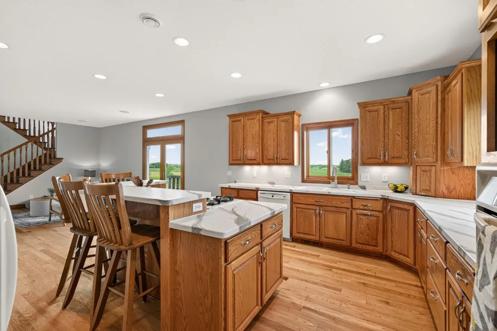 6040 Woodland Trail Greenfield, MN 55357