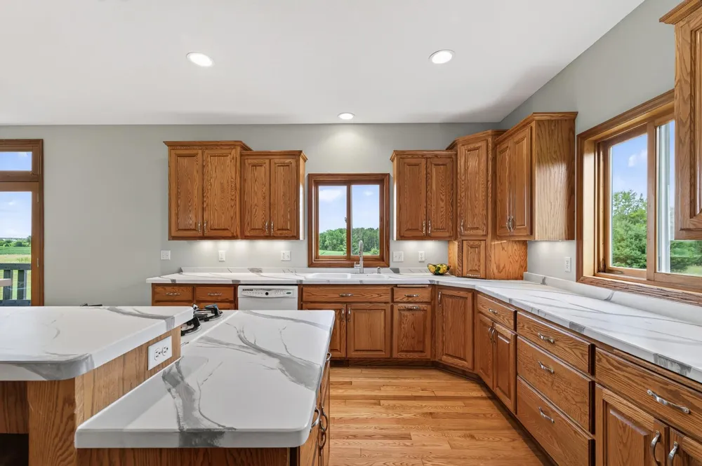 6040 Woodland Trail Greenfield, MN 55357