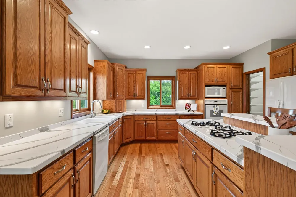 6040 Woodland Trail Greenfield, MN 55357