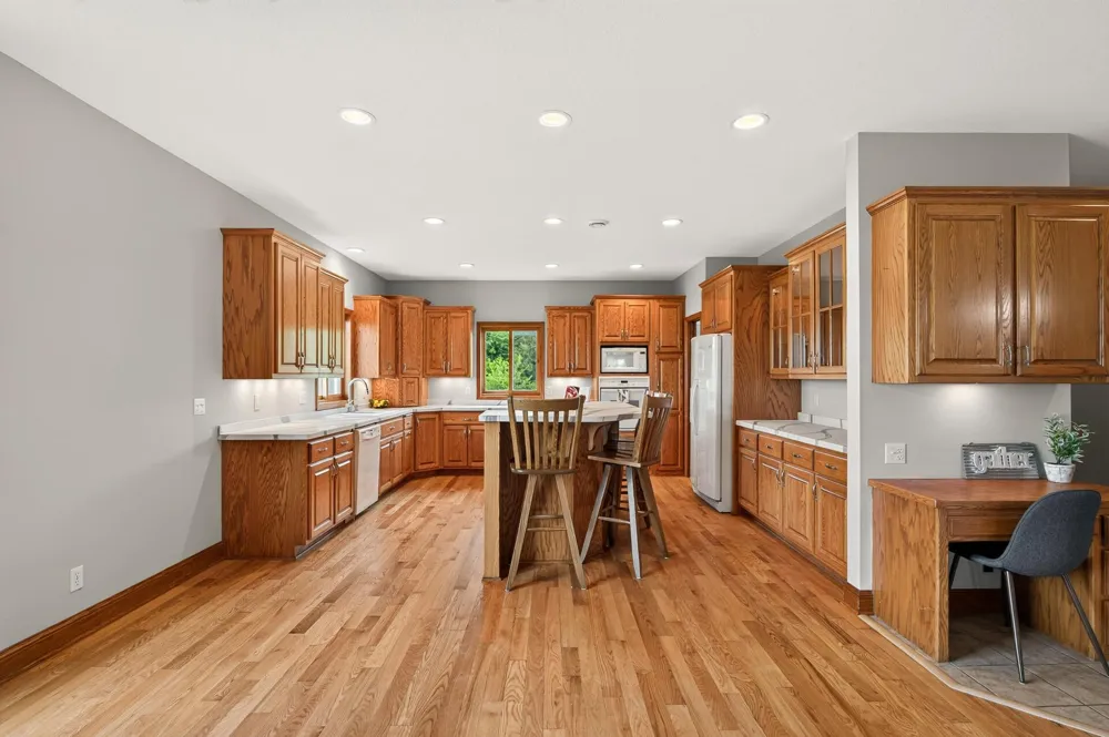6040 Woodland Trail Greenfield, MN 55357