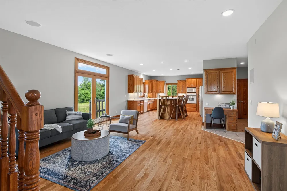 6040 Woodland Trail Greenfield, MN 55357
