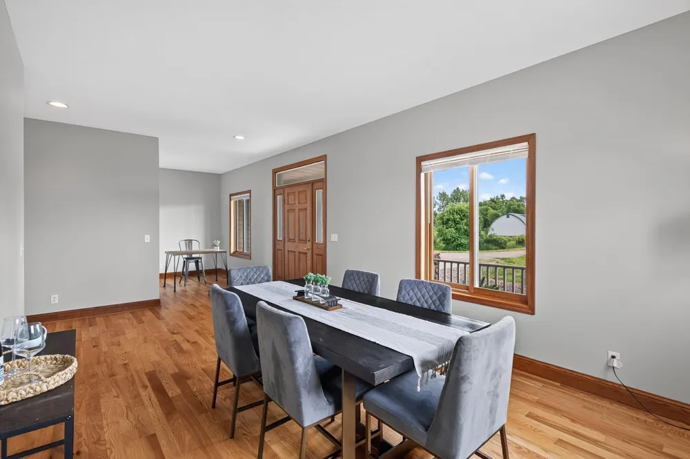 6040 Woodland Trail Greenfield, MN 55357