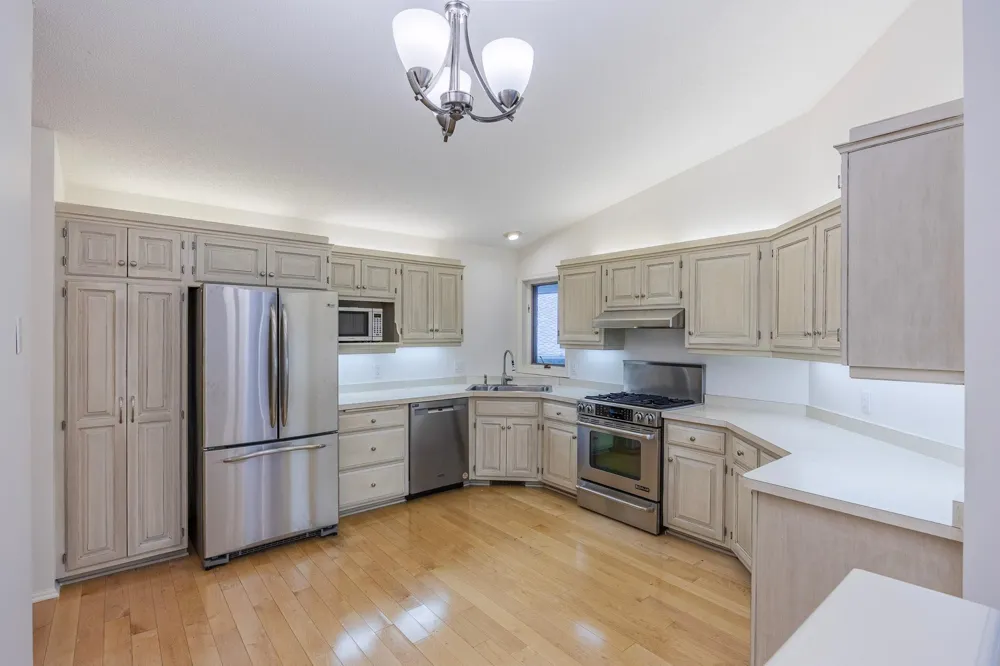 1106 Hollybrook Drive Wayzata, MN 55391