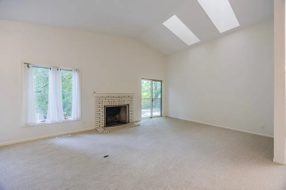 1106 Hollybrook Drive Wayzata, MN 55391