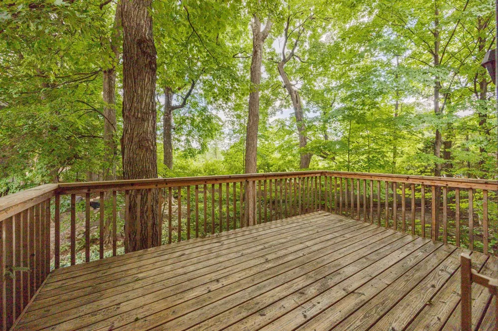 1106 Hollybrook Drive Wayzata, MN 55391