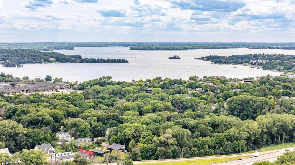 1106 Hollybrook Drive Wayzata, MN 55391