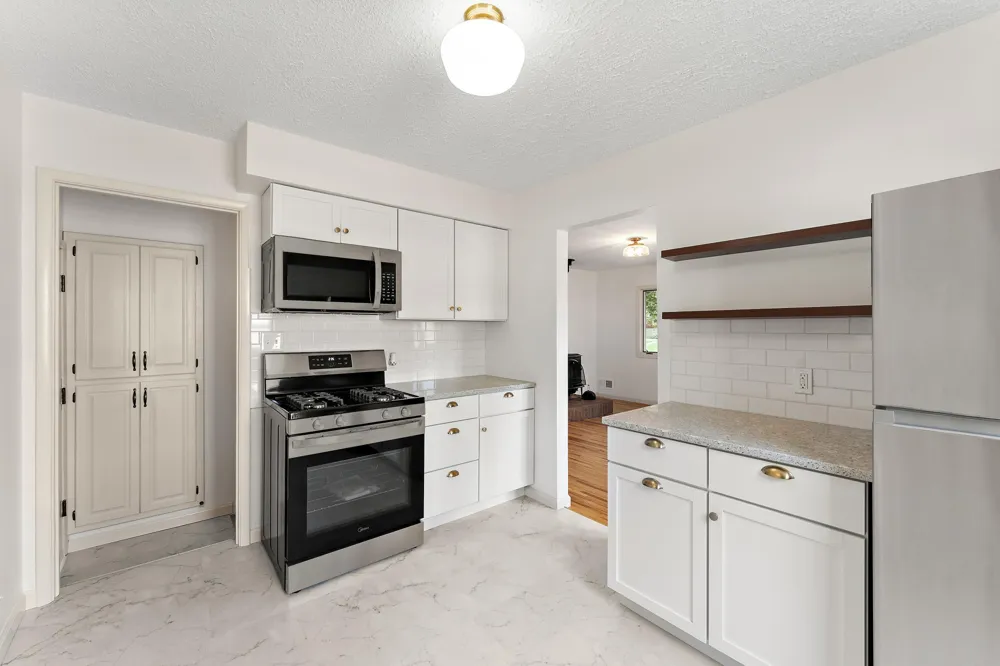 738 22nd Avenue South Saint Paul, MN 55075