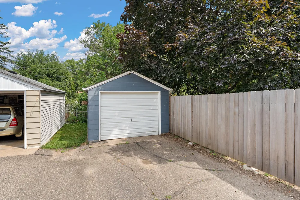 738 22nd Avenue South Saint Paul, MN 55075