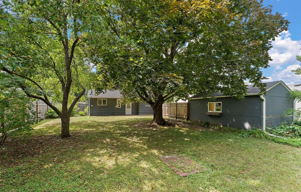 738 22nd Avenue South Saint Paul, MN 55075