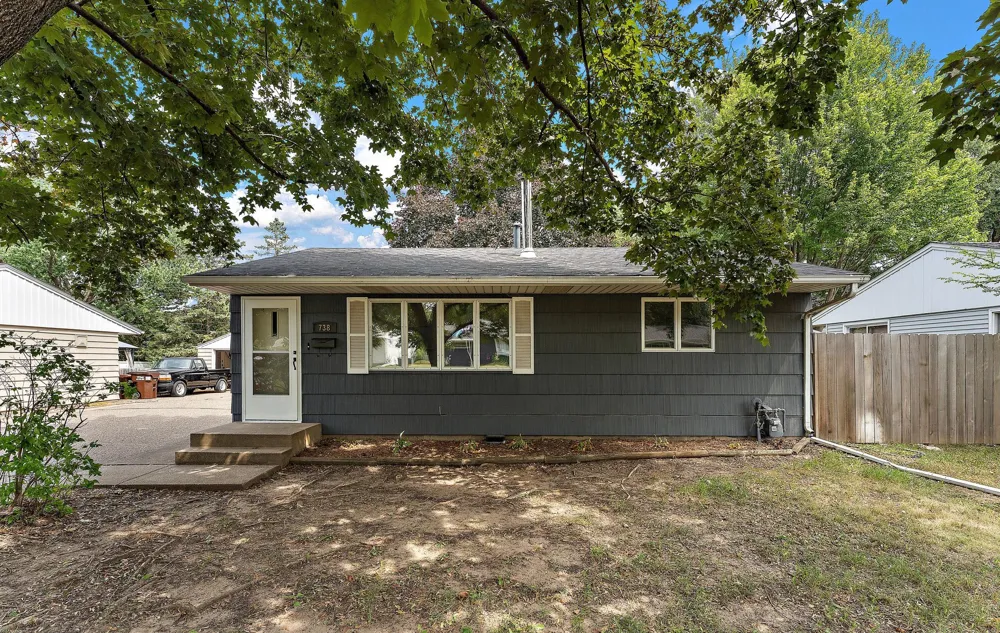 738 22nd Avenue South Saint Paul, MN 55075
