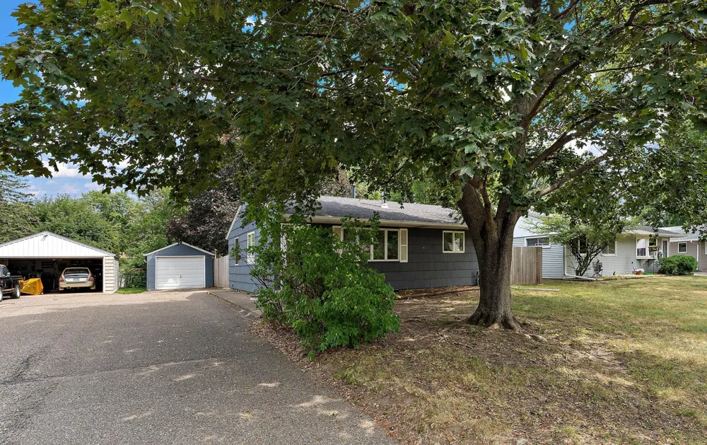 738 22nd Avenue South Saint Paul, MN 55075